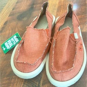 Women’s Sanuk size 8 New with tags